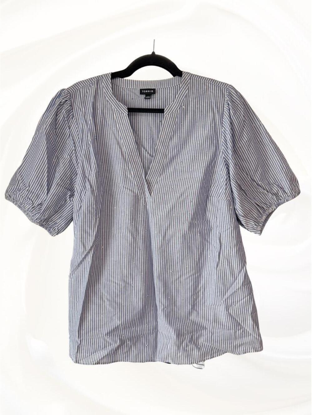 Torrid Women's Blue and Grey Blous